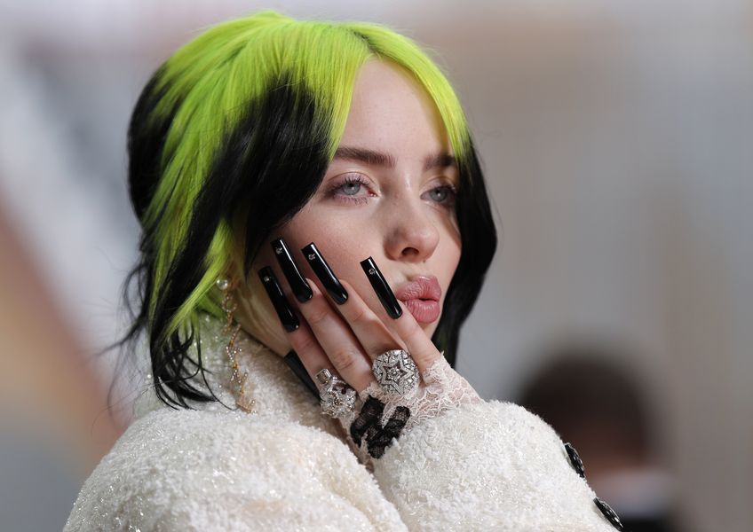 Billie Eilish plánuje zbaviť sa svojich ikonických zelených vlasov: „Bude to koniec éry“