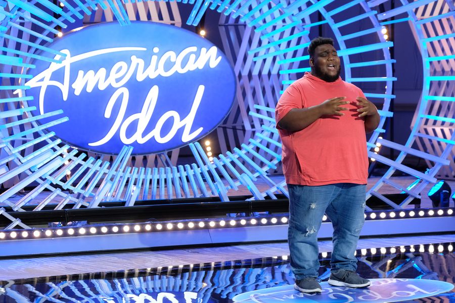 Cântărețul Willie Spence uimește cu coperta „Diamantelor” Rihannei de pe „American Idol”