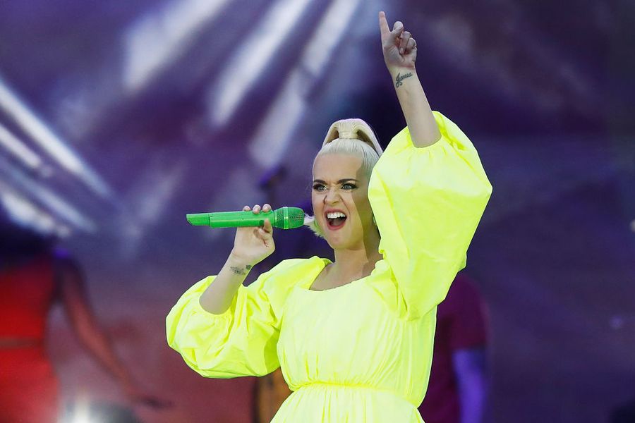 Katy Perry blinker hendes Spanx i sjovt TikTok-video