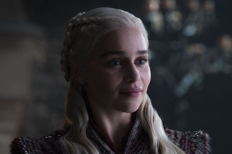 Emilia Clarke 'Incredibly Moved' av 'Game Of Thrones' fans som samlade över 76 000 $ för hennes välgörenhet