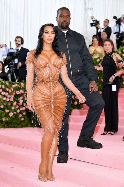 Kim Kardashian a Kanye West se rozhodli pro jméno dětského žalmu den po jeho narození, rodný list odhaluje, že ho porodila známá tvář