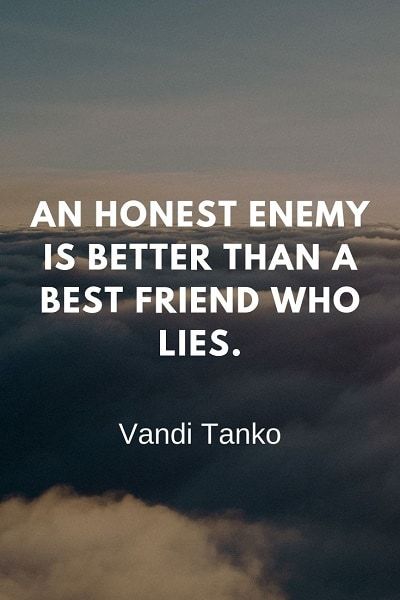162+ bemerkelsesverdige sitater på falske venner og falske mennesker