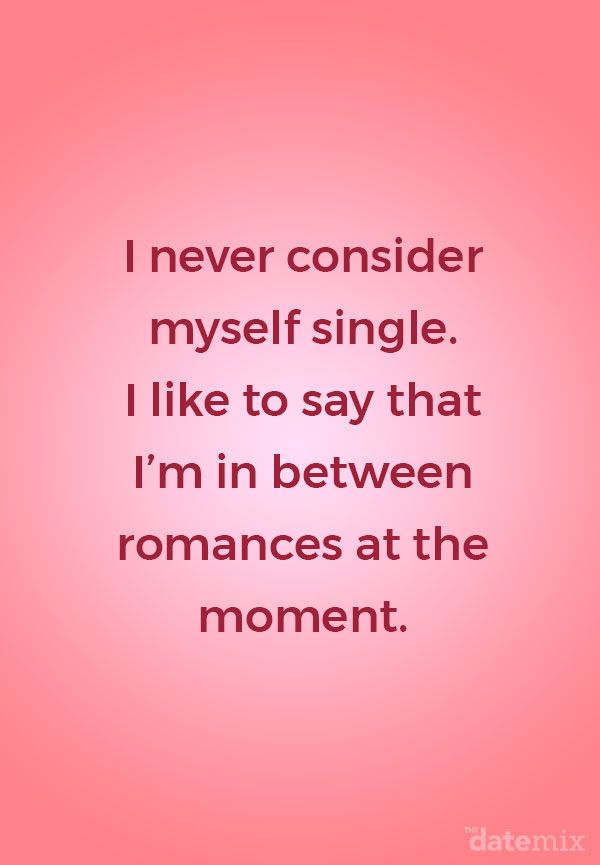 As citações de vida de solteiro abaixo escritas em um fundo rosa.