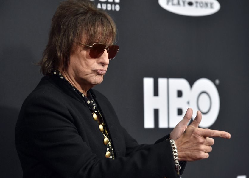 Ava Sambora džiaugiasi tėčiu Richie Sambora už tai, kad jis išleido šeimą prieš Bon Jovi: „Jis pasirodė kiekvienam“