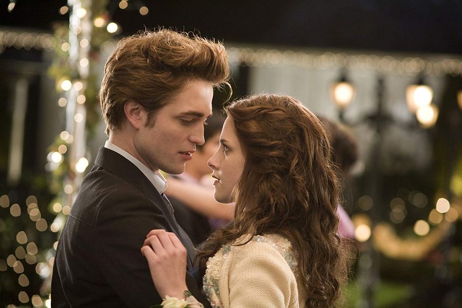 Kristen Stewart abre sobre romance com a co-estrela de 'Crepúsculo', Robert Pattinson: 'So Much Was Taken From Us'