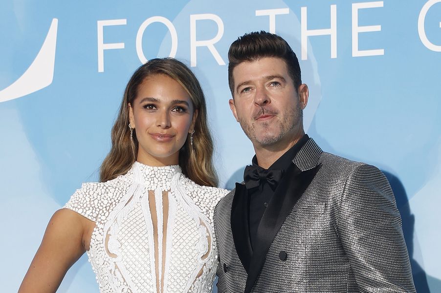 Robin Thicke a April Love Geary Welcome Baby No. 3