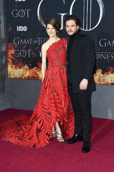 Kit Harington odhaľuje svoju obľúbenú scénu Game of Thrones Rose Leslie: „Páčila sa mi jej smrť, viem, že to znie bizarne“