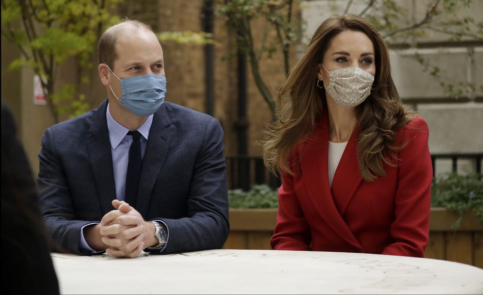 Princ William a Kate Middleton sa obzerajú po domácnosti