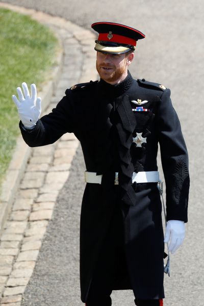 Podrobnosti o svadobnom oblečení princa Williama a princa Harryho odhalené
