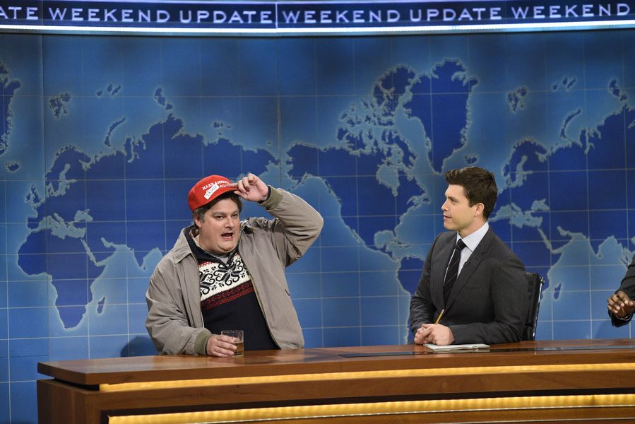Bobby Moynihan slår 'Dumb Idiot' Donald Trump för att tacka honom för att ha spelat rasistisk 'SNL' karaktär 'Drunk Uncle'
