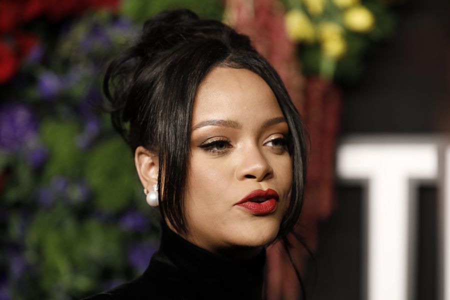 Rihannas topløse foto har folk, der beskylder hende for kulturel bevilling