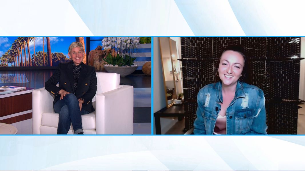 Ellen DeGeneres encontra uma mulher que encontrou um quarto secreto atrás de seu espelho