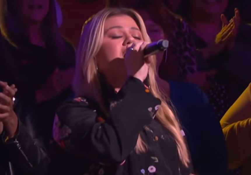 Kelly Clarkson Wows Melissa Etheridge s neuveriteľnou obálkou piesne „I’m The Only One“