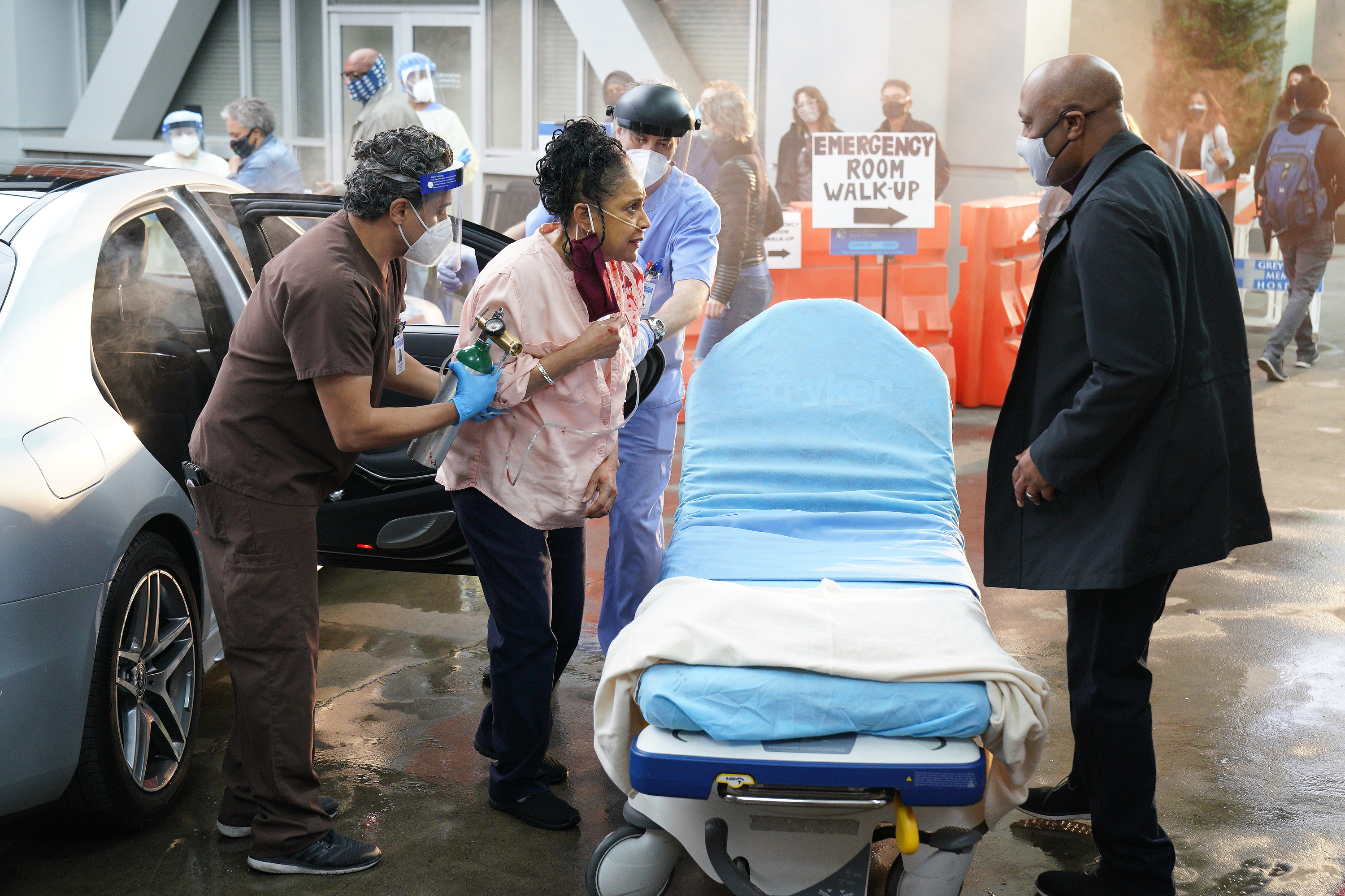 'Greys Anatomy' übernimmt Polizeibrutalität, rassistische Ungerechtigkeit in einer emotionalen neuen Episode