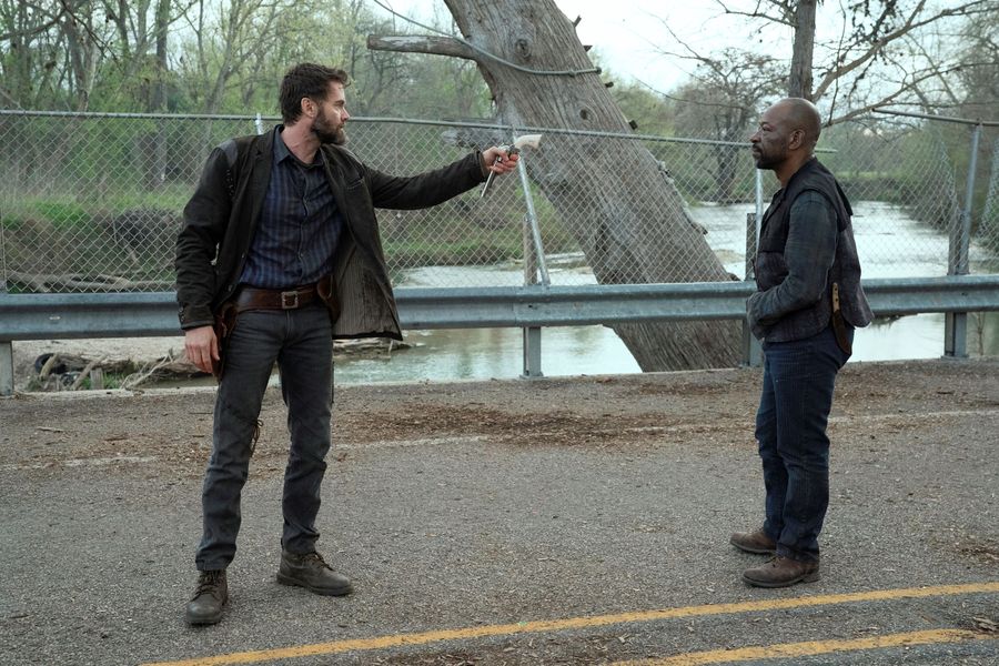 Šéfovia filmu „Fear The Walking Dead“ vysvetľujú šokujúcu premiéru v sezóne 6 po zabití hlavnej postavy