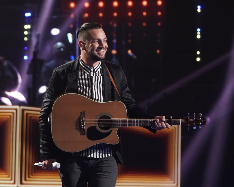 Chayce Beckham bringer Rock Power til 'American Idol' med Bryan Adams Cover