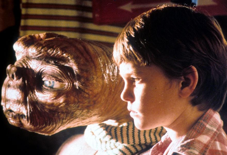 Henry Thomas hral vo filme E.T. z roku 1982.