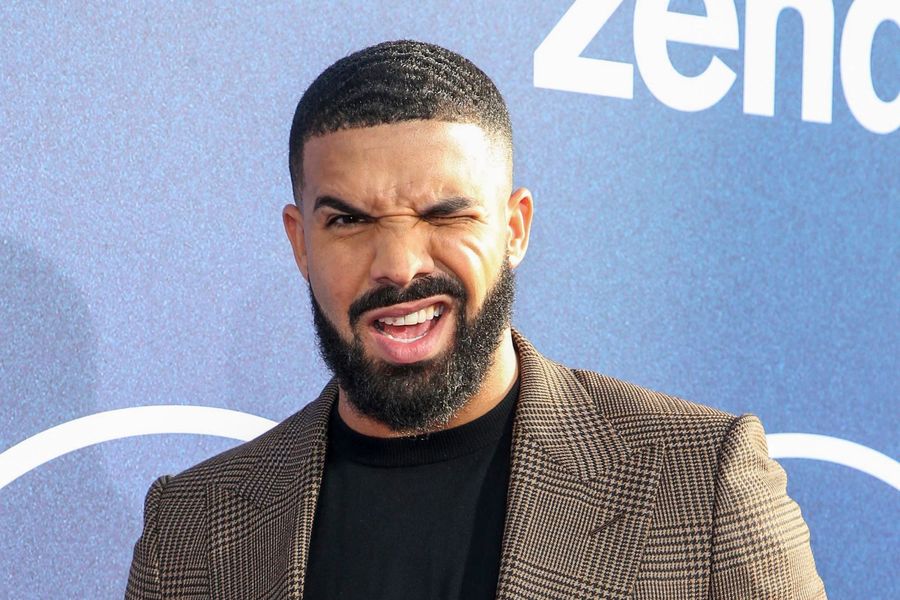 Drake ujawnia, co się dzieje, gdy jest pijany: „Gapię się i widzę scenariusze„ Degrassi ”