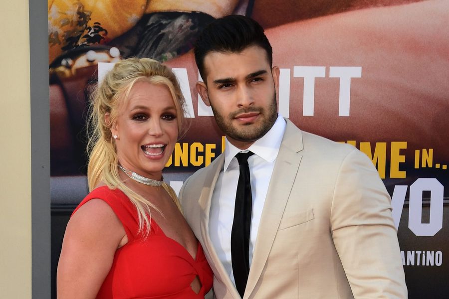 O namorado de Britney Spears, Sam Asghari, elogia sua ‘Leoa’ em Sweet Valentine’s Day Post