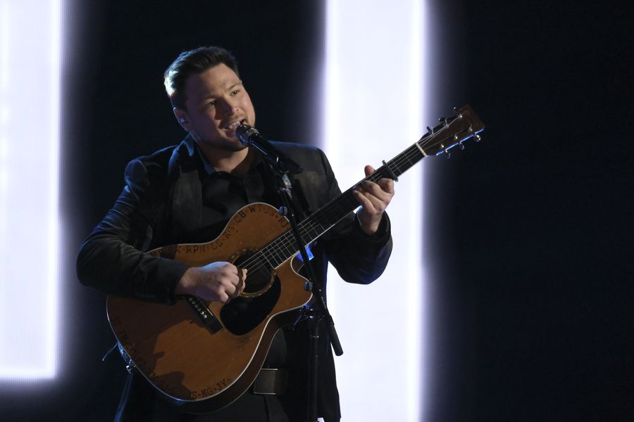 Ian Flanigan synger Sarah McLachlans 'Angel' On 'The Voice' Top 9