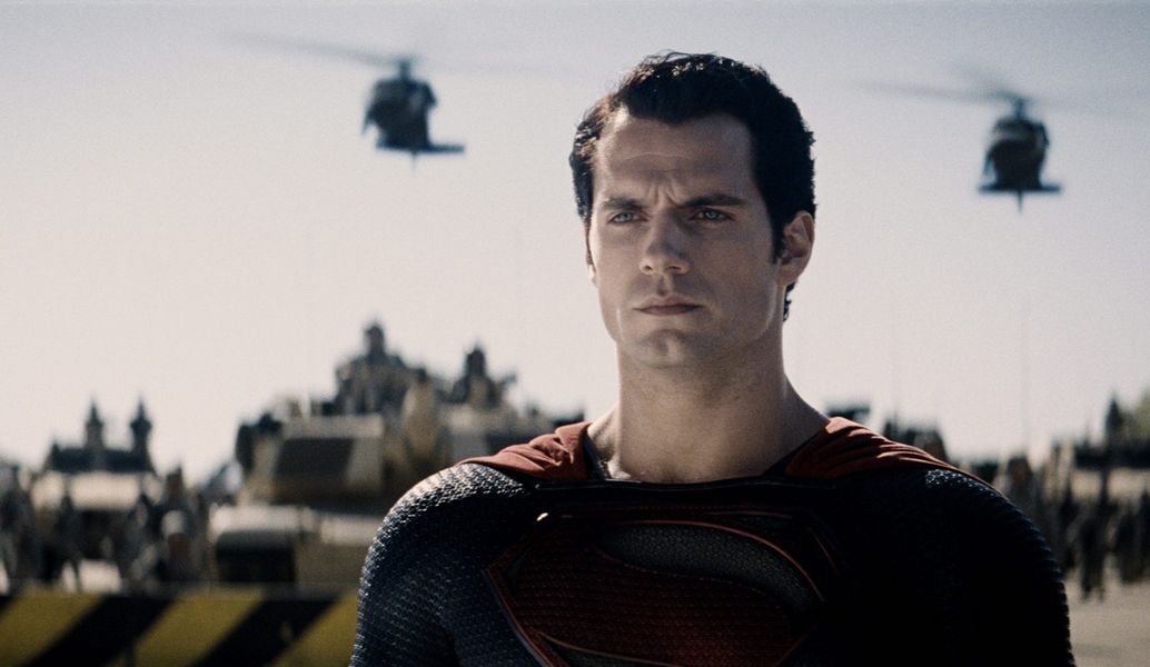 Digitálne vymazané fúzy Zacka Snydera Henryho Cavilla už nebudú „totálnym odkazom“ jeho vystúpenia „Justice League“